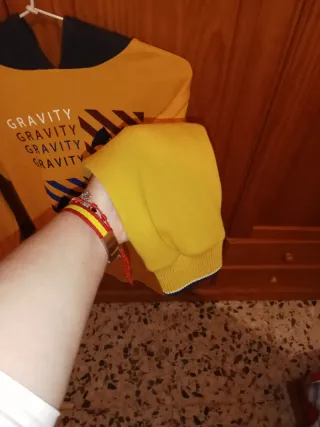 Sudadera Amarilla Gravity Talla M