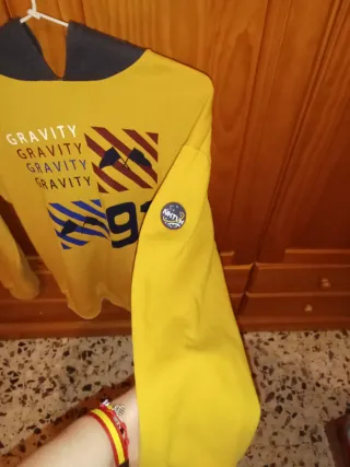 Sudadera Amarilla Gravity Talla M