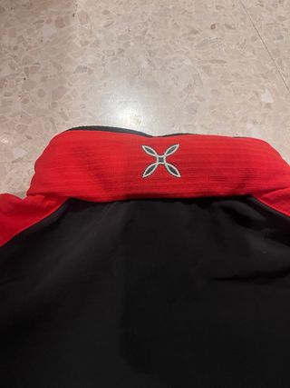 Chaqueta técnica Montura roja y gris