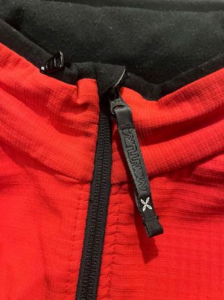 Chaqueta técnica Montura roja y gris