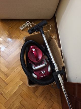 Aspirapolvere DOMO Rosso