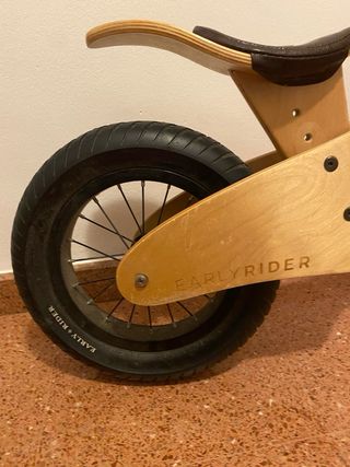 Bicicleta de madera infantil
