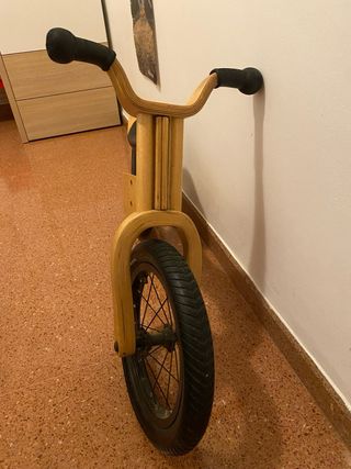 Bicicleta de madera infantil