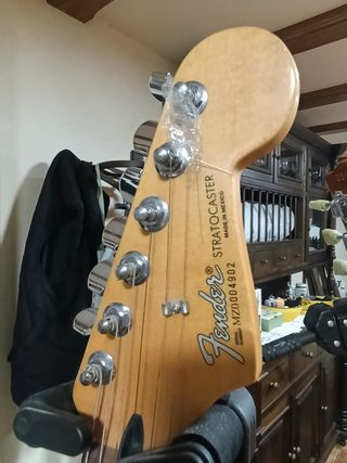 Fender Stratocaster MEX Firmada Raimundo Amador
