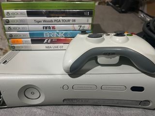 Xbox 360 Blanca + 8 Juegos