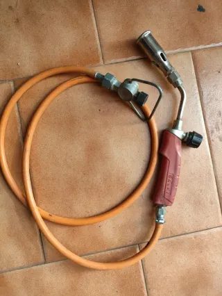 Soplete de gas butano con manguera