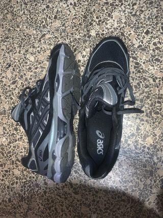 Zapatillas Asics Talla 44.5 Negras/Plata