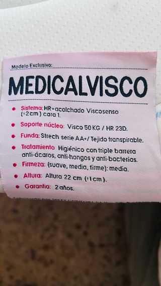 Base Tapizada 135 Beige y patas madera + colchon.