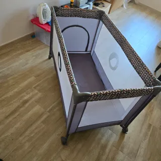 Cuna de viaje plegable lionelo