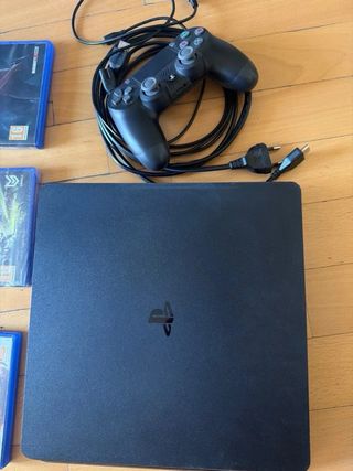 PS4 Slim 500 GB Negra + 5 Juegos