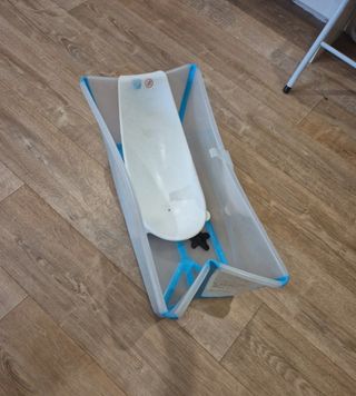 Bañera Stokke Flexi Bath + Adaptador Recién Nacido