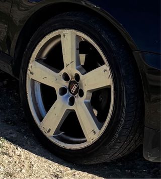 Llanta Audi