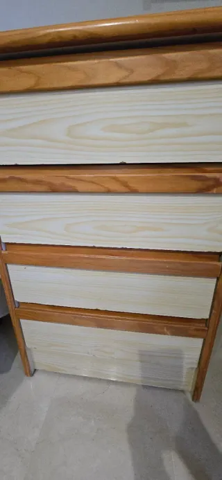 Escritorio de madera maciza con silla