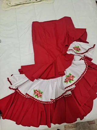 Falda flamenca roja y blanca