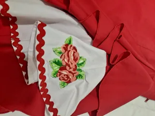 Falda flamenca roja y blanca