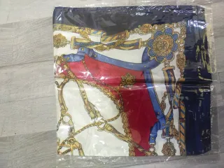 12 Pañuelos de satén estampados 50x50 cm