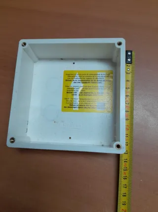 Caja empotrable GOLMAR para portero automático