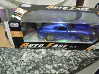 Macchinina radiocomando blu scala 1:20