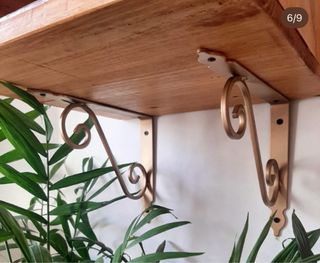 Scaffale artigianale per giradischi