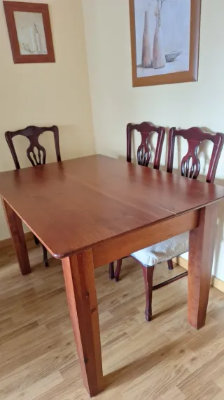 Tavolo da pranzo in legno massello