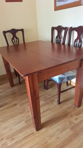 Tavolo da pranzo in legno massello