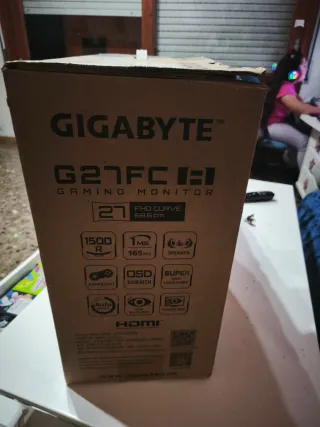 Monitor Gigabyte 27 165Hz FHD Curvo