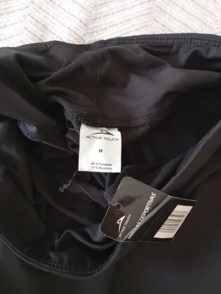 Mallas deportivas piratas negras con flores