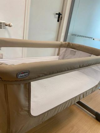 Chicco Next2Me Essential Culla da Letto, Culla per Neonati, Altezza Regolabile, Buona Circolazione d'Aria, Materasso e Borsa Inclusi, 0-6 Mesi, Grigio