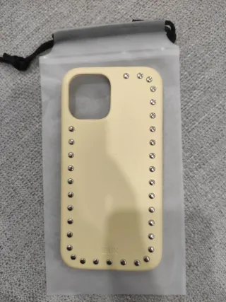 Custodia iPhone 12 Pro Max con borchie