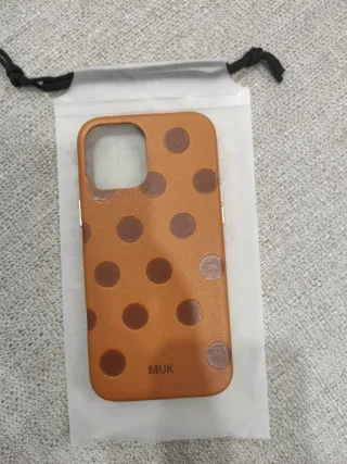 Custodia iPhone 12 Pro Max MUK a pois