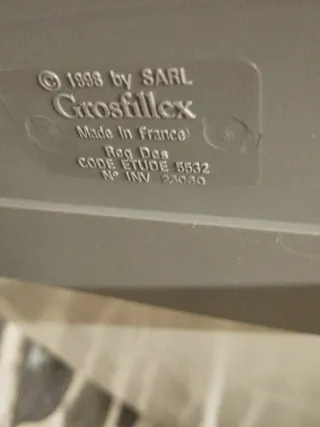 Estantería de plástico modular regulable en altura