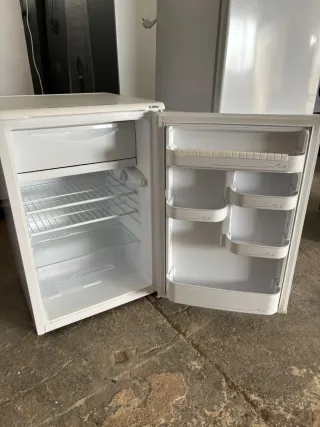 Frigorífico blanco BRU 85cm x 54cm
