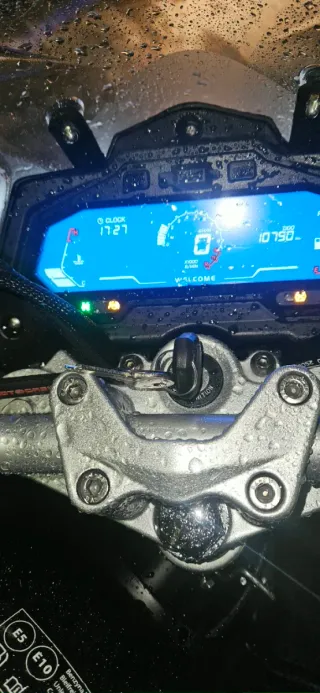 Moto Cyclone RX1 Pro Negra Aventura 2025