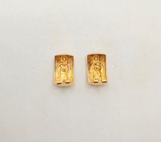 Pendiente de oro de 18k con circonitas, 6.10 g.