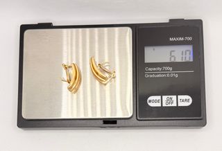 Pendiente de oro de 18k con circonitas, 6.10 g.