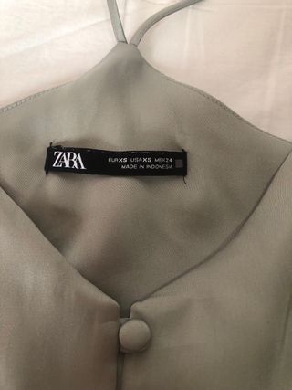 Vestido largo Zara verde satinado