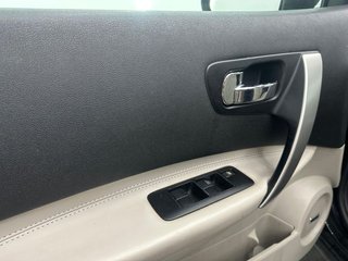 Nissan Qashqai 2.0 dCi TEKNA PREMIUM 4x4 A/T 17"