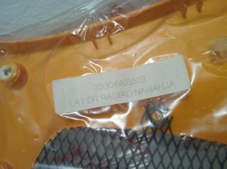 Tapa Lateral Derecha De Radiador Derbi Predator 50