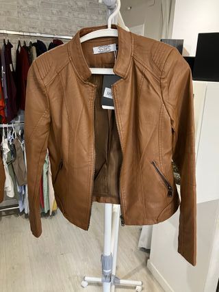 Chaqueta polipiel amarilla sin estrenar