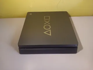 PS4 Edizione Limitata Days of Play Grigia