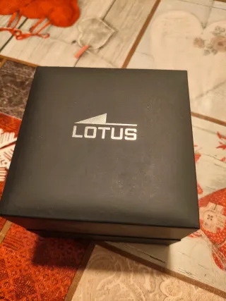Reloj Lotus Plata y Negro