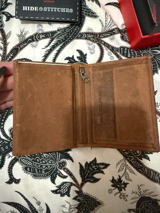 Billetera de cuero con tarjetero