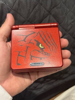 Game Boy Advance SP in perfette condizioni, edizione Groudon