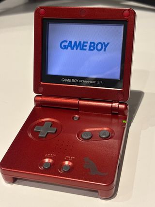 Game Boy Advance SP in perfette condizioni, edizione Groudon
