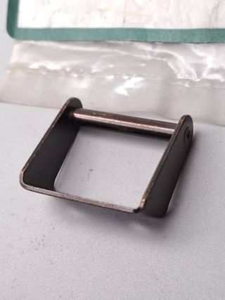 AWR2818 Enganche guantera Range Rover P38