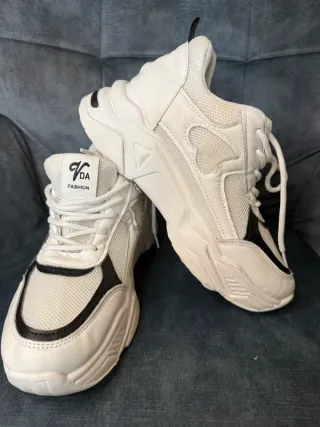 Scarpe donna bianche e nere n. 39