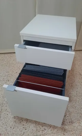 Cajonera blanca con ruedas