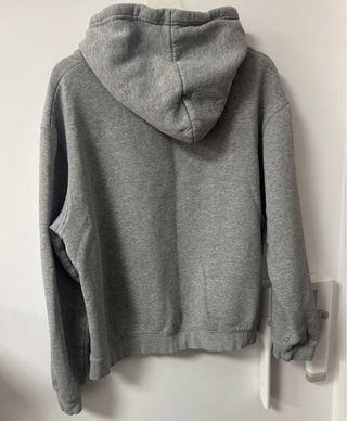 Sudadera gris