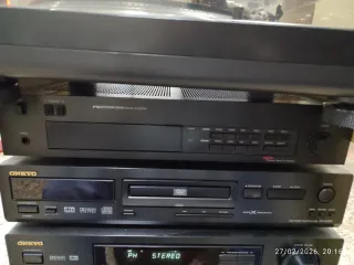 Amplificador Proton, DVD y Subwoofer Onkyo