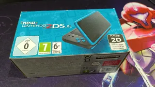Nintendo New 2DS XL Nero e Turchese con scatola